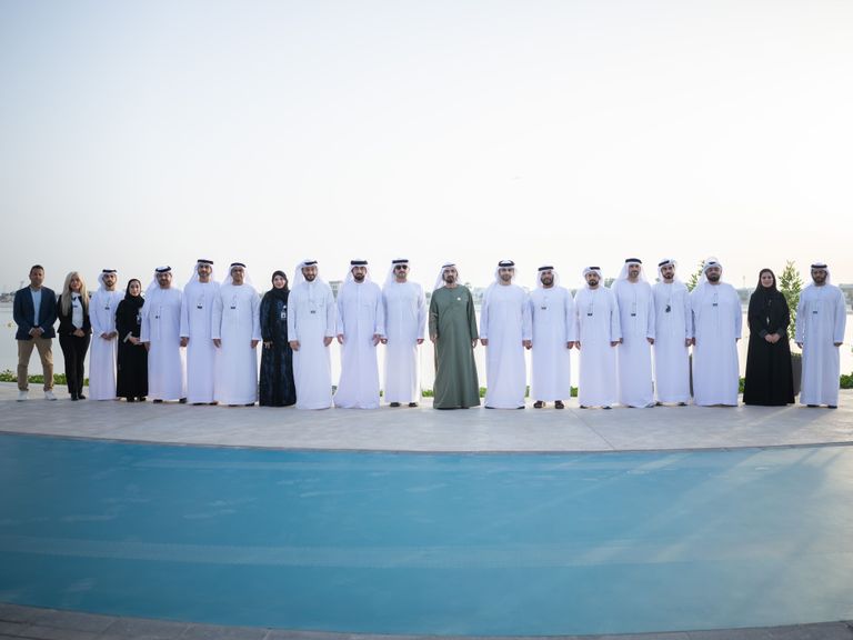 محمد بن راشد يتفقد مشروع شواطئ الممزر.. أجمل وجهة شاطئية عائلية بدبي - صورة 2