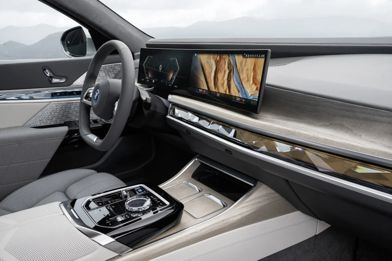 سيارة BMW 7 Series 2026.. المواصفات الكاملة لأيقونة الفخامة الجديدة - صورة 2