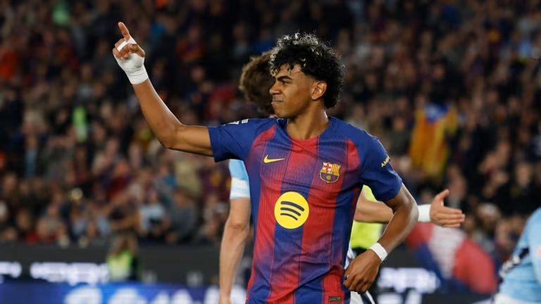 لامين يامال نجم برشلونة