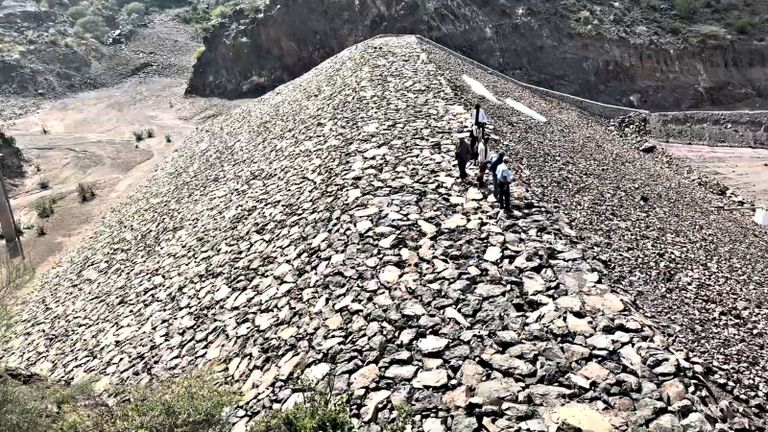 الإمارات تعزز الأمن المائي في اليمن.. سدود الضالع تدعم الزراعة وتنعش المخزون الجوفي - صورة 5