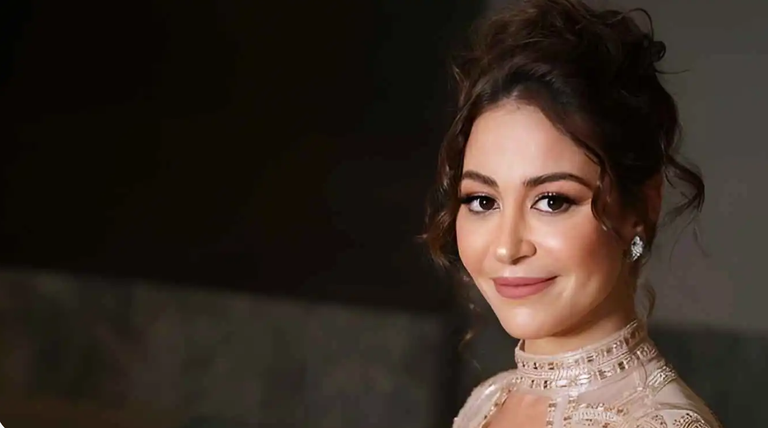 منة شلبي توجه رسالة مؤثرة بعد وفاة والدها - صورة 1
