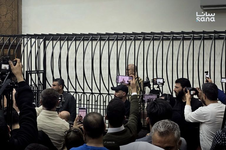 الأسد وشقيقه في قفص الاتهام &laquo;غيابيا&raquo;.. سوريا تبدأ محاكمة النظام السابق - صورة 1
