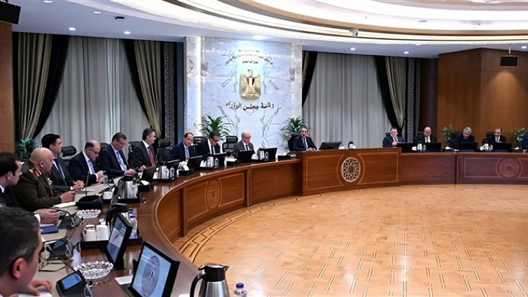 مصادر: الحكومة المصرية تعلن إنهاء العمل بقرار غلق المحلات والمطاعم - صورة 1