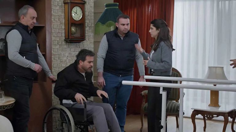 تطورات صادمة في الحلقة 62 من مسلسل &laquo;ليل&raquo;.. نجم ينهار ورنا تحسم مصيرها - صورة 1