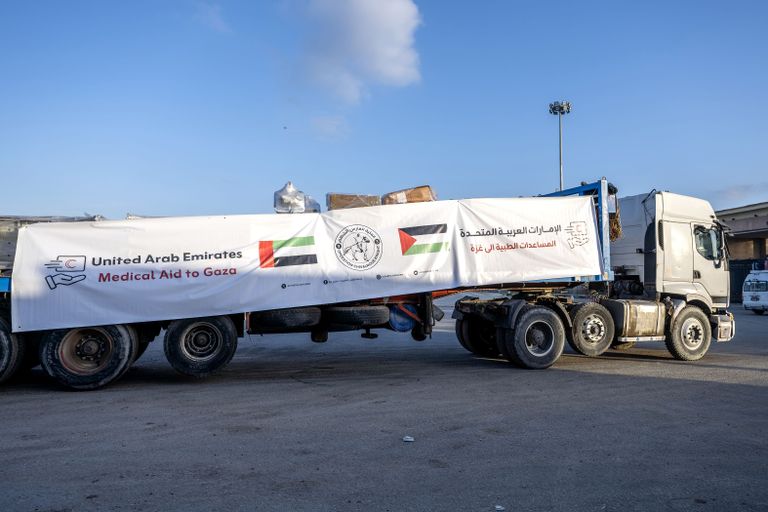 نسيج الفرح بخيوط من الأمل.. الإمارات تربح &laquo;ماراثون الإنسانية&raquo; في غزة - صورة 3