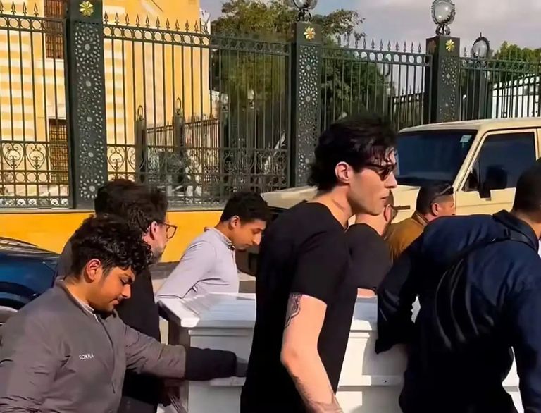 أزمة في عزاء والد طليقة أمير عيد تشعل الجدل - صورة 1