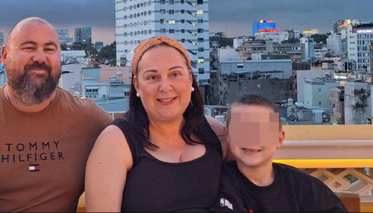 لجمع التبرعات.. سجن أم لفبركة إصابة ابنها بالسرطان - صورة 2