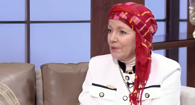 الفنانة مشيرة إسماعيل تفاصيل قرار حجاب مشيرة إسماعيل: لحظة مفاجئة غيرت كل شيء - صورة 1