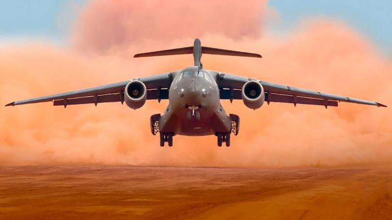 دخول تاريخي لطائرة C-390 ميلينيوم إلى الشرق الأوسط.. منصة جوية متعددة المهام في الإمارات - صورة 3