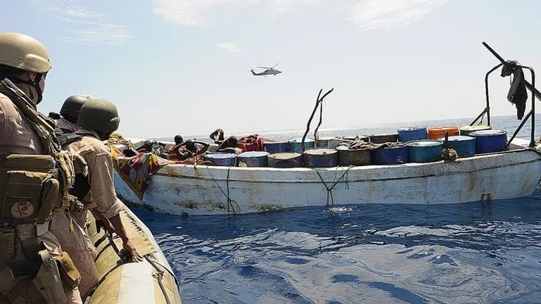 شراكة الفوضى.. تحالف الحوثي والقراصنة تهديد يتجاوز الأمن إلى الاقتصاد - صورة 2