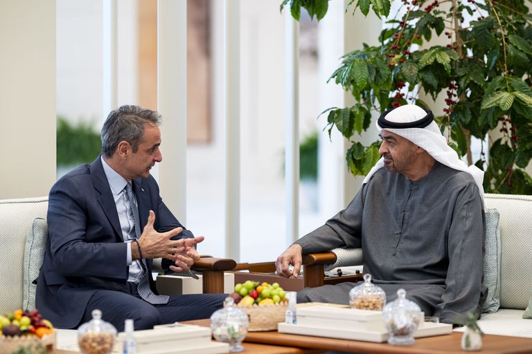 الإمارات واليونان تعززان الشراكة الاستراتيجية الشاملة.. اقتصاد المستقبل ركيزة - صورة 1