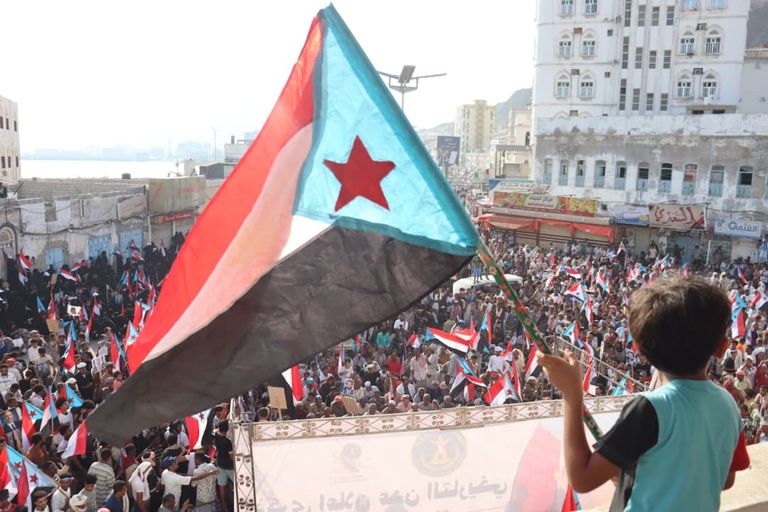 بفعاليات جماهيرية.. حضرموت تحتفي بذكرى تفويض الانتقالي - صورة 2