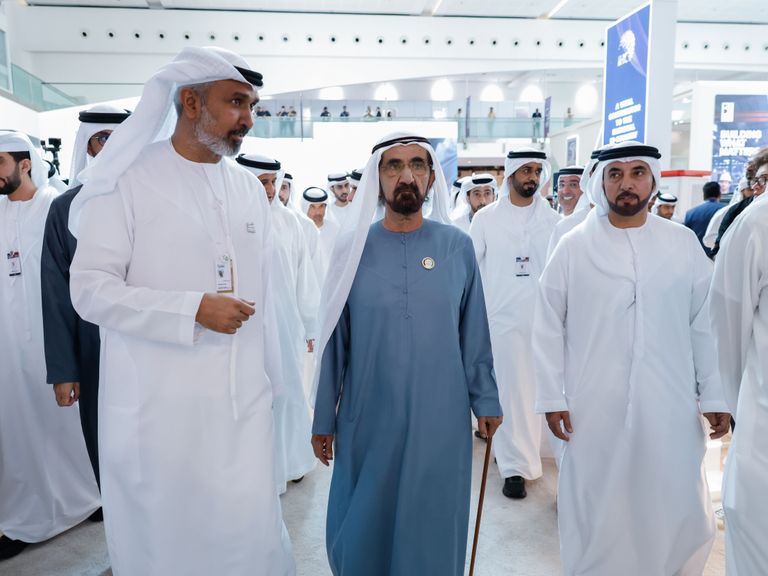 محمد بن راشد: القطاع الصناعي ركيزة استراتيجية لتنويع الاقتصاد الإماراتي - صورة 2