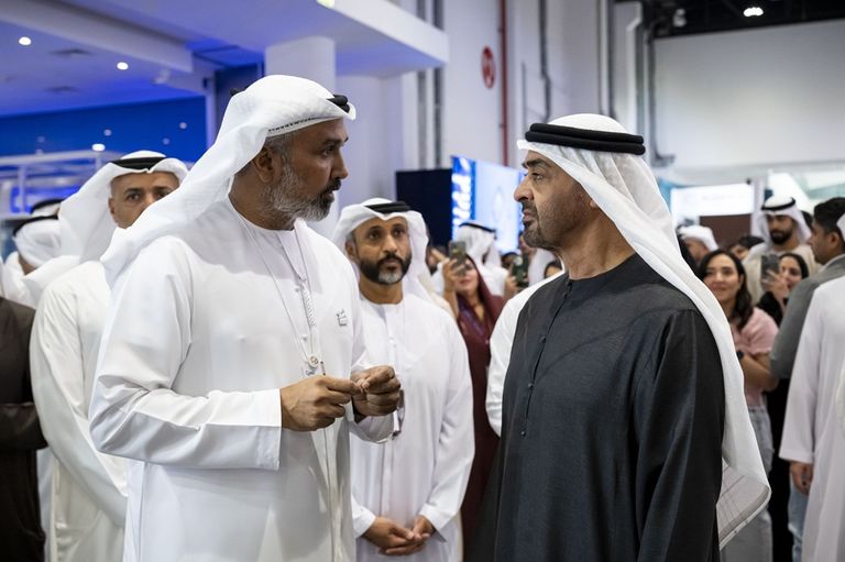 محمد بن زايد يزور فعاليات النسخة الخامسة لمنصة &laquo;اصنع في الإمارات 2026&raquo; - صورة 3