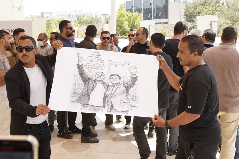جنازات العمالقة تعود من جديد.. زلزال بشري في وداع هاني شاكر - صورة 2