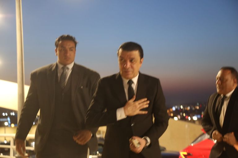 نجوم الفن والرياضة والإعلام في عزاء هاني شاكر (صور) - صورة 1
