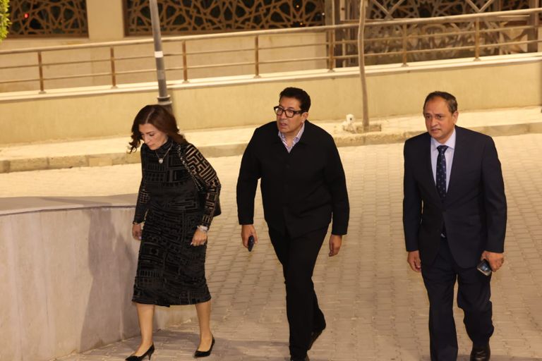 طائرة &laquo;درون&raquo; توثق عزاء هاني شاكر بحضور نجوم الفن (صور) - صورة 3