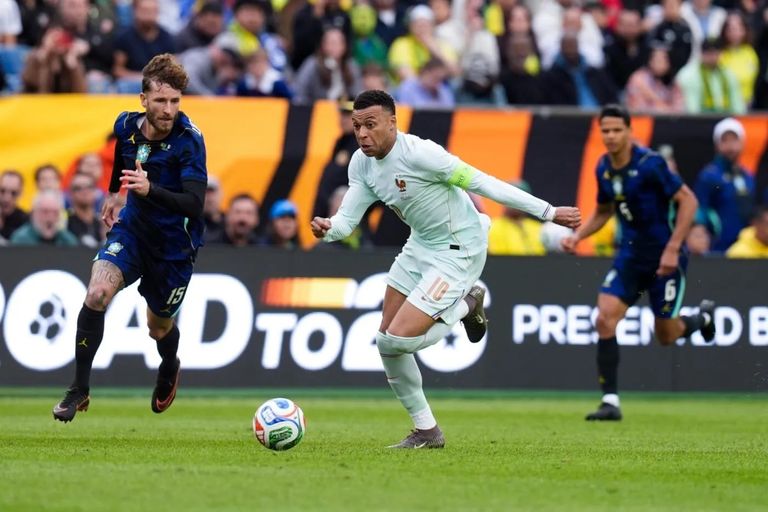تلميذ مورينيو لـ&laquo;العين الرياضية&raquo;: اهتمام ريال مدريد به طبيعي.. وحلم رونالدو بالمونديال صعب - صورة 3
