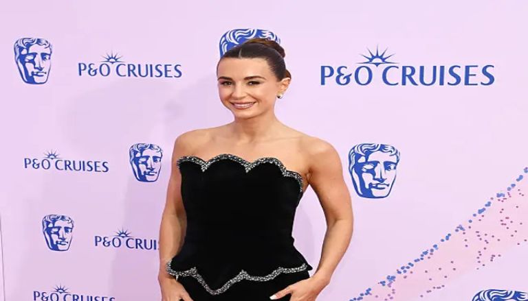 إطلالات بافتا 2026.. النجمات يخطفن الأنظار بين الجرأة والكلاسيكية - صورة 12