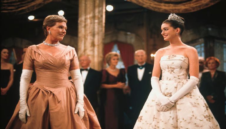 آن هاثاوي تصبح ملكة.. تفاصيل الجزء الثالث من &laquo;The Princess Diaries&raquo; - صورة 1
