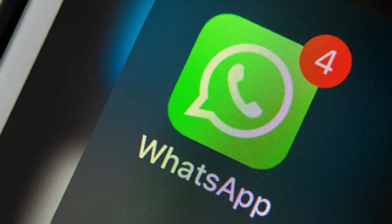 رسائل واتساب &laquo;غير لائقة&raquo; تقود معلما في مصر إلى المحاكمة التأديبية - صورة 1