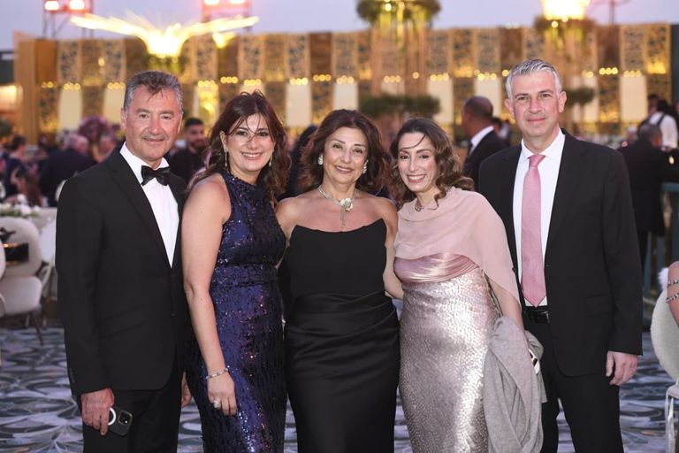 فستان أسطوري وأجواء ملكية.. تفاصيل زفاف ابنة باسل سماقية بحضور النجوم - صورة 17