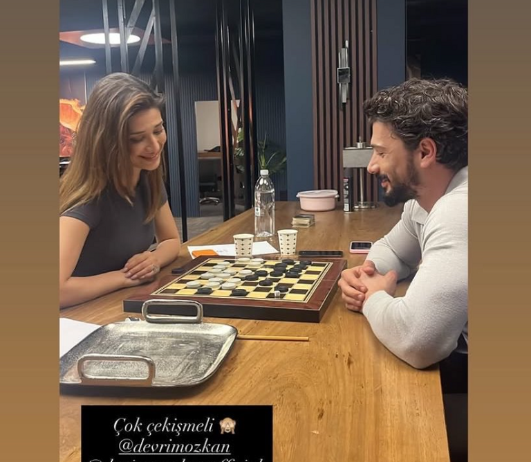 دينيز أكتاش ومارغوت روبي صورة دينيز أكتاش ومارغوت روبي تشعل مواقع التواصل في تركيا - صورة 1