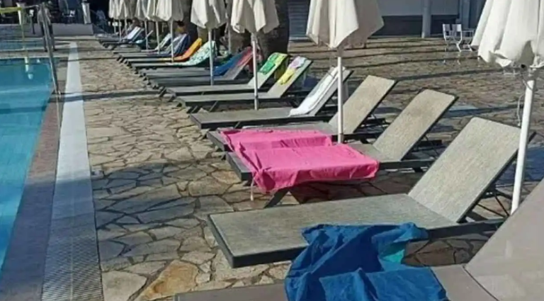 بسبب غياب المناشف.. سائح يقاضي فندقًا ويحصل على تعويض رسمي - صورة 1