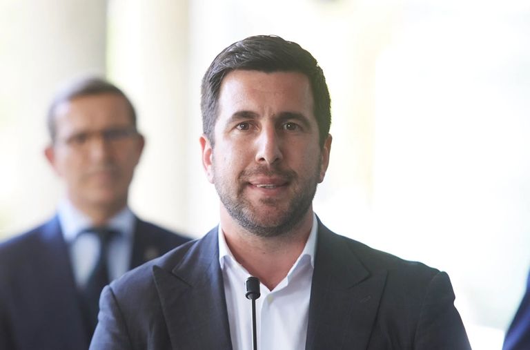 سباق مع الزمن في ريال مدريد.. منافس بيريز يستعين بكلوب - صورة 1