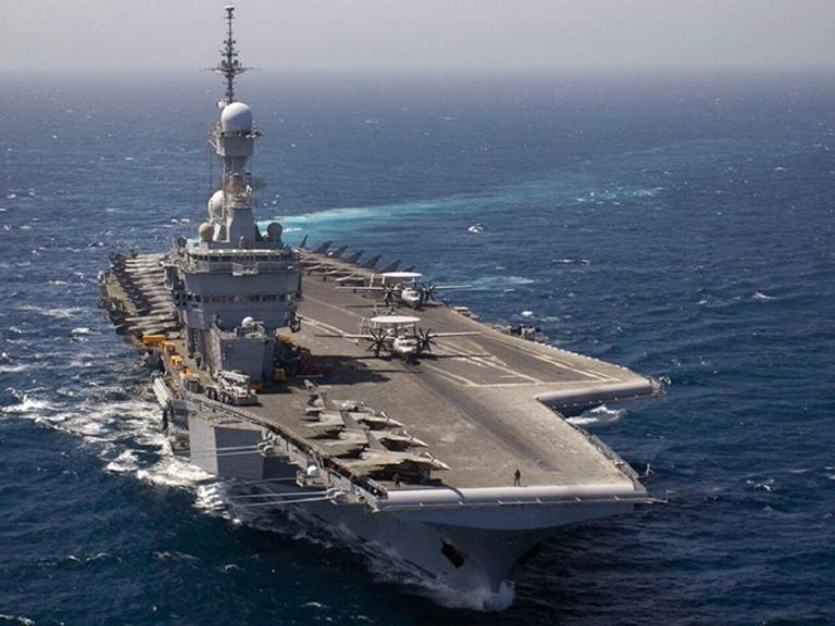 &laquo;شارل ديغول&raquo; في بحر العرب.. وحش فرنسي يبحث عن الحياد في استقطابات &laquo;هرمز&raquo; - صورة 1