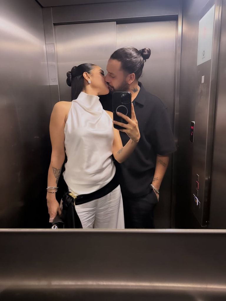 قُبلة في المصعد.. صورة جريئة لآية سماحة - صورة 1