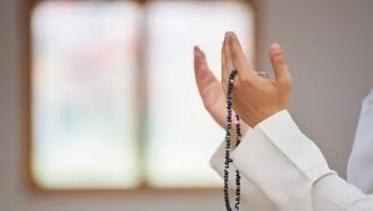 أدعية استقبال هلال ذي الحجة أدعية استقبال هلال ذي الحجة: ماذا كان يقول النبي ﷺ عند رؤية الهلال؟ - صورة 2