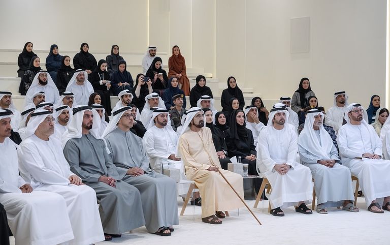 محمد بن راشد يشهد تكريم الفائزين بجائزة «تصفير البيروقراطية» - صورة 1