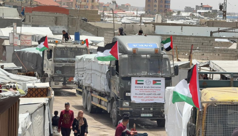 دخول قافلة محملة بكسوة العيد لأطفال قطاع غزة ضمن عملية «الفارس الشهم 3» - صورة 2