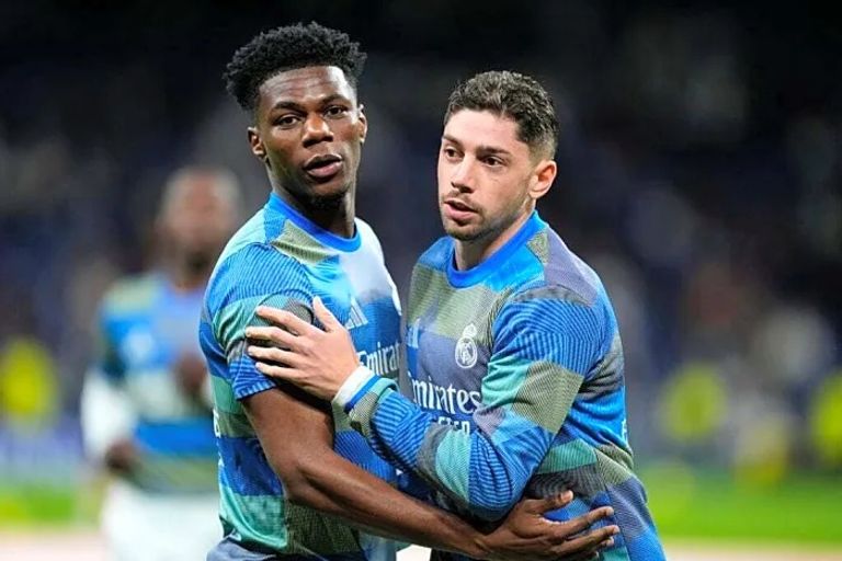 &laquo;كان يجب استبعاد تشواميني&raquo;.. نجم برشلونة يوبّخ مدرب ريال مدريد - صورة 1