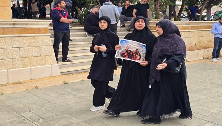 لبنان يشيع ضحايا الغارة &laquo;الأعنف&raquo;.. والتصعيد يهز الهدنة - صورة 1