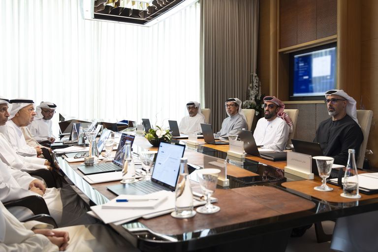 طحنون بن زايد يترأس اجتماع مجلس إدارة جهاز أبوظبي للاستثمار.. 50 عاماً على التأسيس - صورة 2
