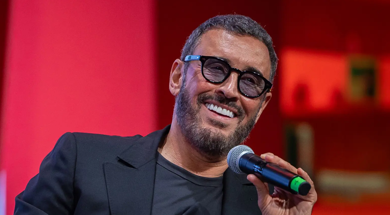كاظم الساهر يعود إلى اللهجة العراقية بأغنية &laquo;متى&raquo; - صورة 1