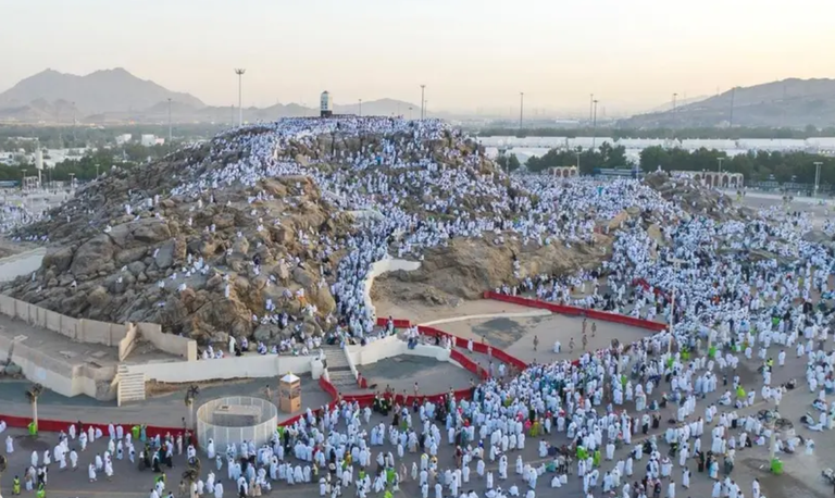 السعودية تعزز جاهزية الحج بـ4 مراكز إيواء و11 مستودع طوارئ - صورة 1