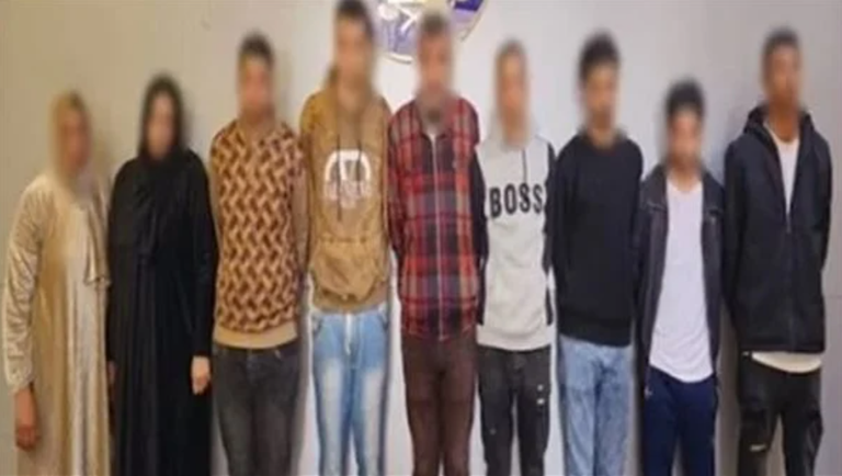 مصر.. أحكام قضائية بحق المتهمين بإجبار شاب على ارتداء ملابس نسائية - صورة 1