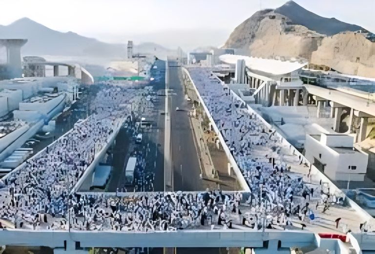 توافد حجاج بيت الله الحرام إلى منى وسط خدمات متكاملة - صورة 1