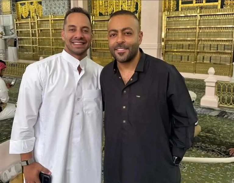 بينهم محمد هنيدي وياسمين عبدالعزيز.. 10 فنانين يؤدون مناسك الحج - صورة 3