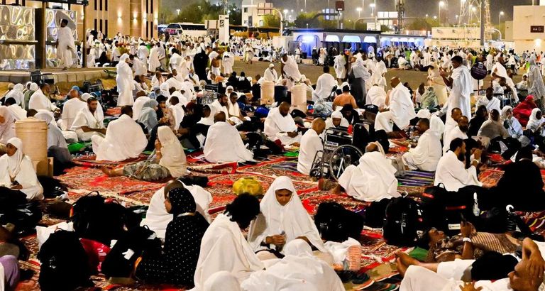 حجاج بيت الله يستقرون في مشعر مزدلفة - صورة 1