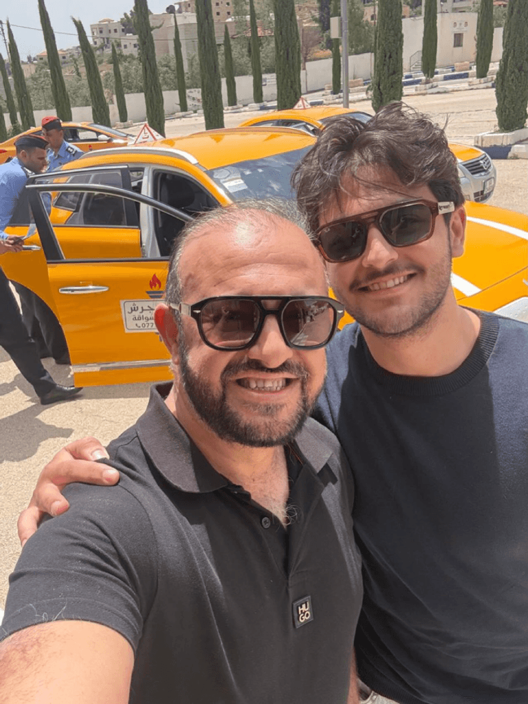 وفاة رأفت عواد نجم كراميش بعد شهر من استخراج الرخصة.. وفاة رأفت عواد نجم «كراميش» بحادث مأساوي - صورة 1