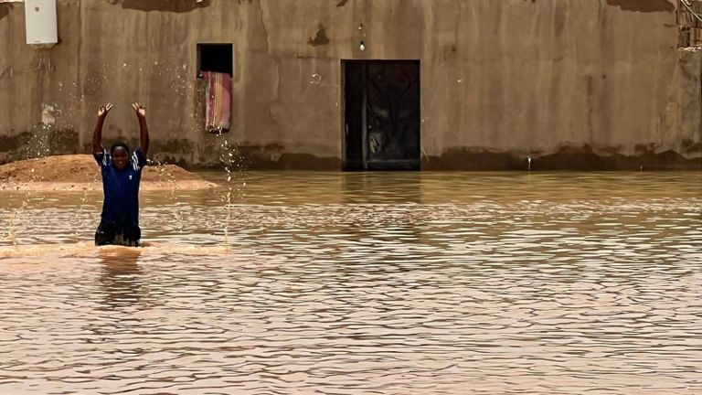 سيول غات الكبرى.. نزوح مئات الأسر وتحذيرات من كارثة إنسانية جنوب ليبيا - صورة 2