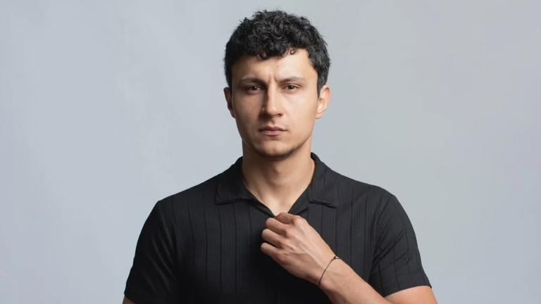 قصة حب مفاجئة في كواليس مسلسل «المدينة البعيدة» - صورة 1