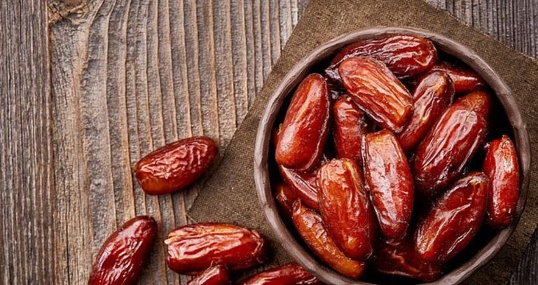 رغم فوائده الصحية.. لماذا يحذر الأطباء من الإكثار من التمر؟ - صورة 1