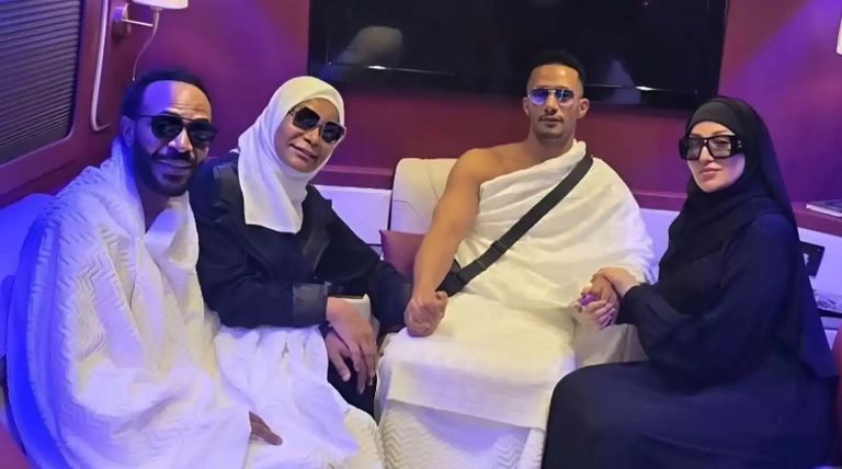 بعد رحلة العمر.. كيف غيّرت &laquo;السكينة&raquo; إطلالات النجوم في الحج؟ - صورة 2