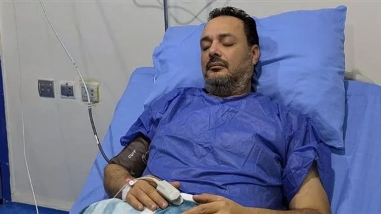 أول صورة من داخل المستشفى.. أسرة سامح صفوت تطلب الدعاء بعد حجزه بالعناية المركزة - صورة 1