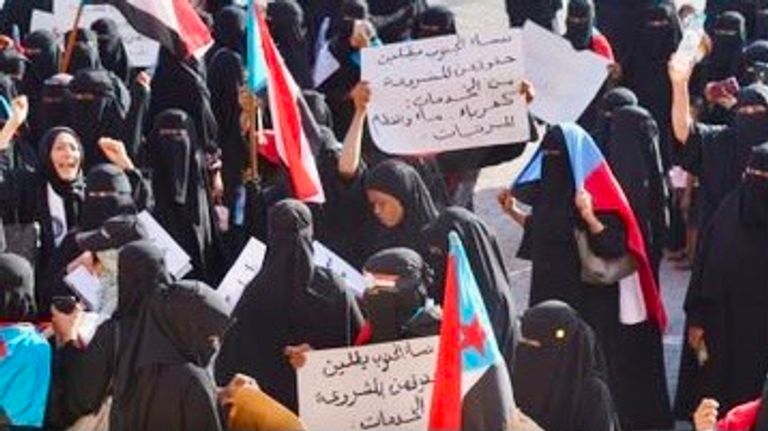 انتفاضة نسائية في جنوب اليمن تنديدا بالأزمات المعيشية - صورة 2